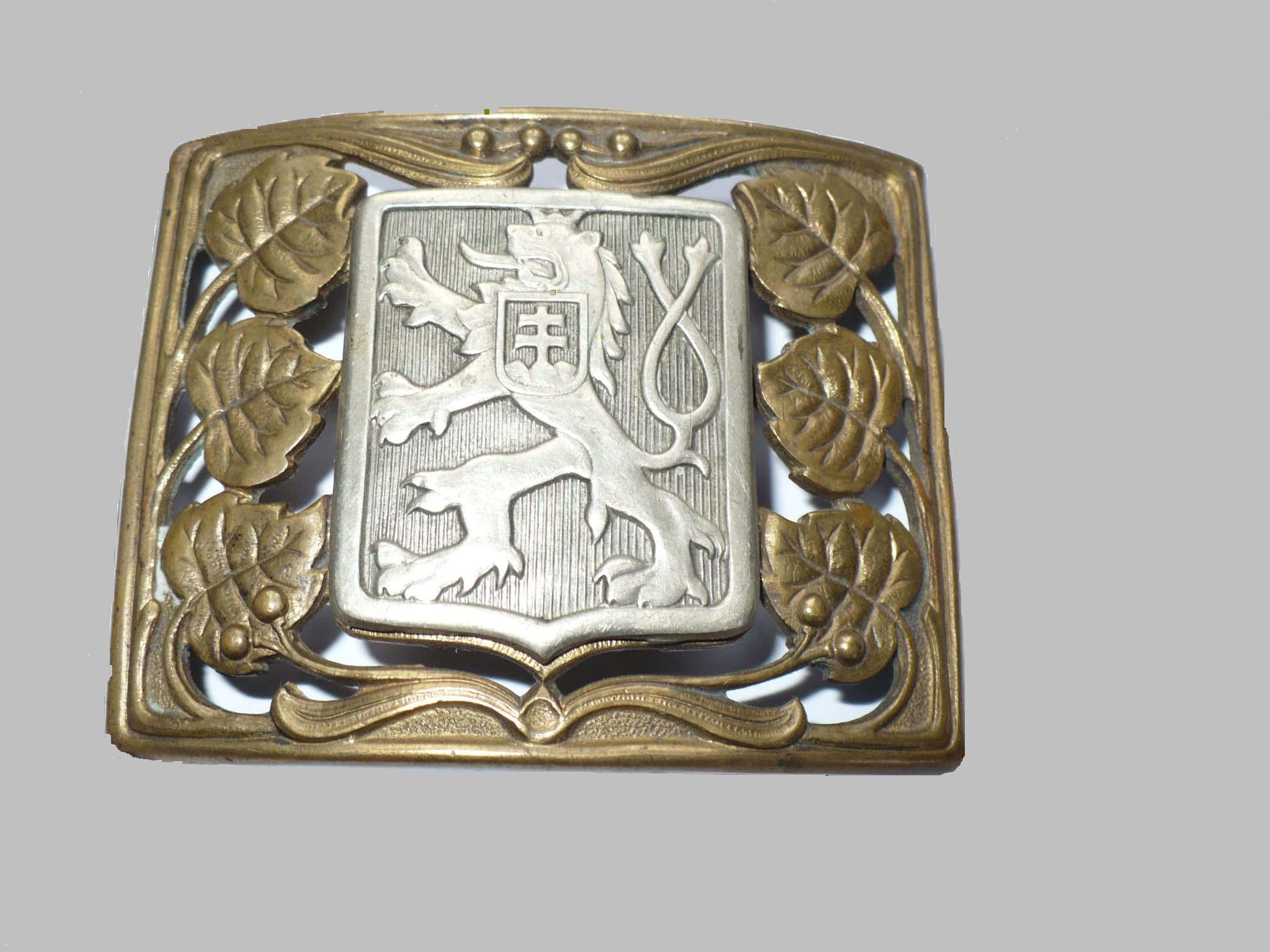 Pracka dôstojníkov 20 - 30 rokoch